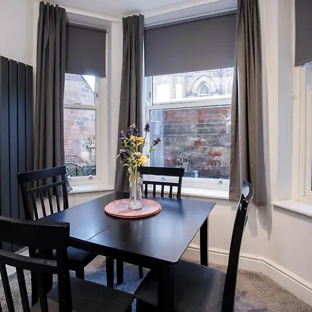 1 The Keyes- Stylish & Spacious With Free Parking